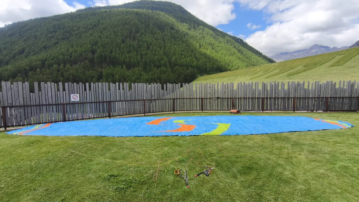 Used Sky Merlin paraglider, size XL, excellent condition for sale — photo 3 of 5