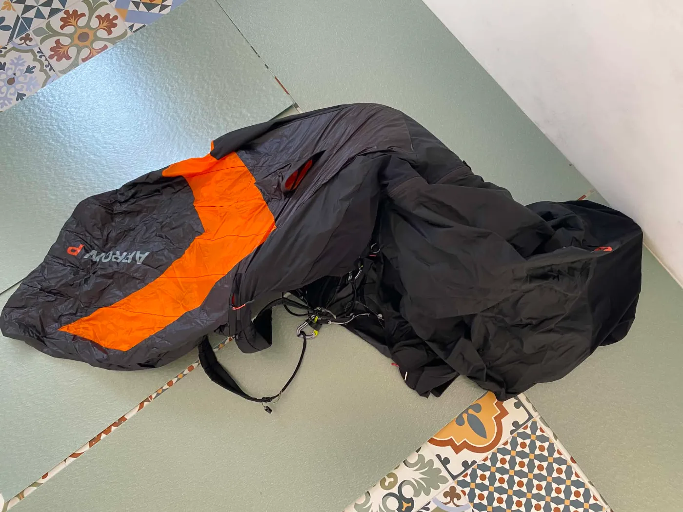 Used Niviuk Arrow P paragliding harness, size L, unused for sale — photo 2 of 4