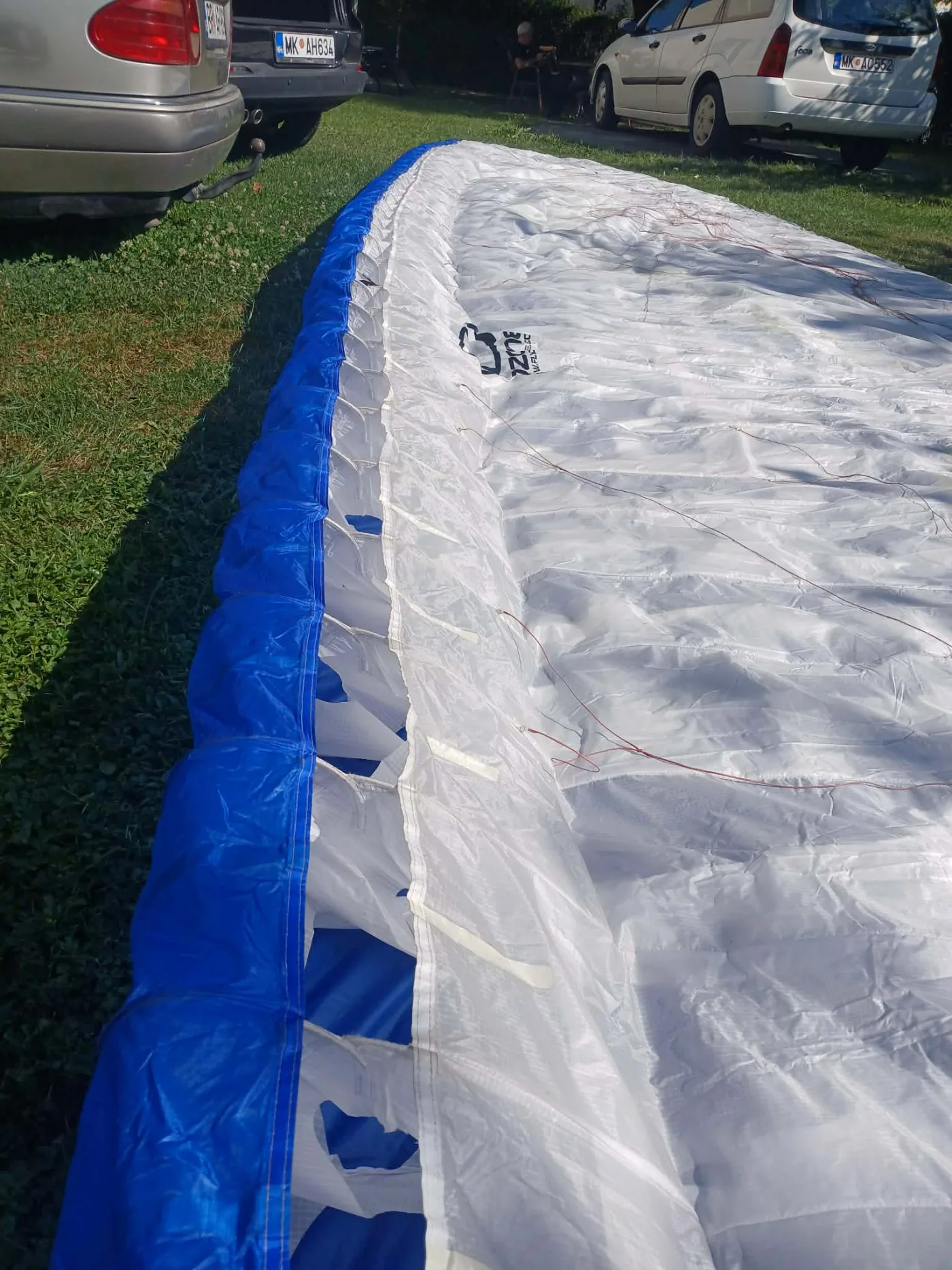 Used Ozone Delta 3 paraglider, size L, excellent condition for sale — photo 2 of 5