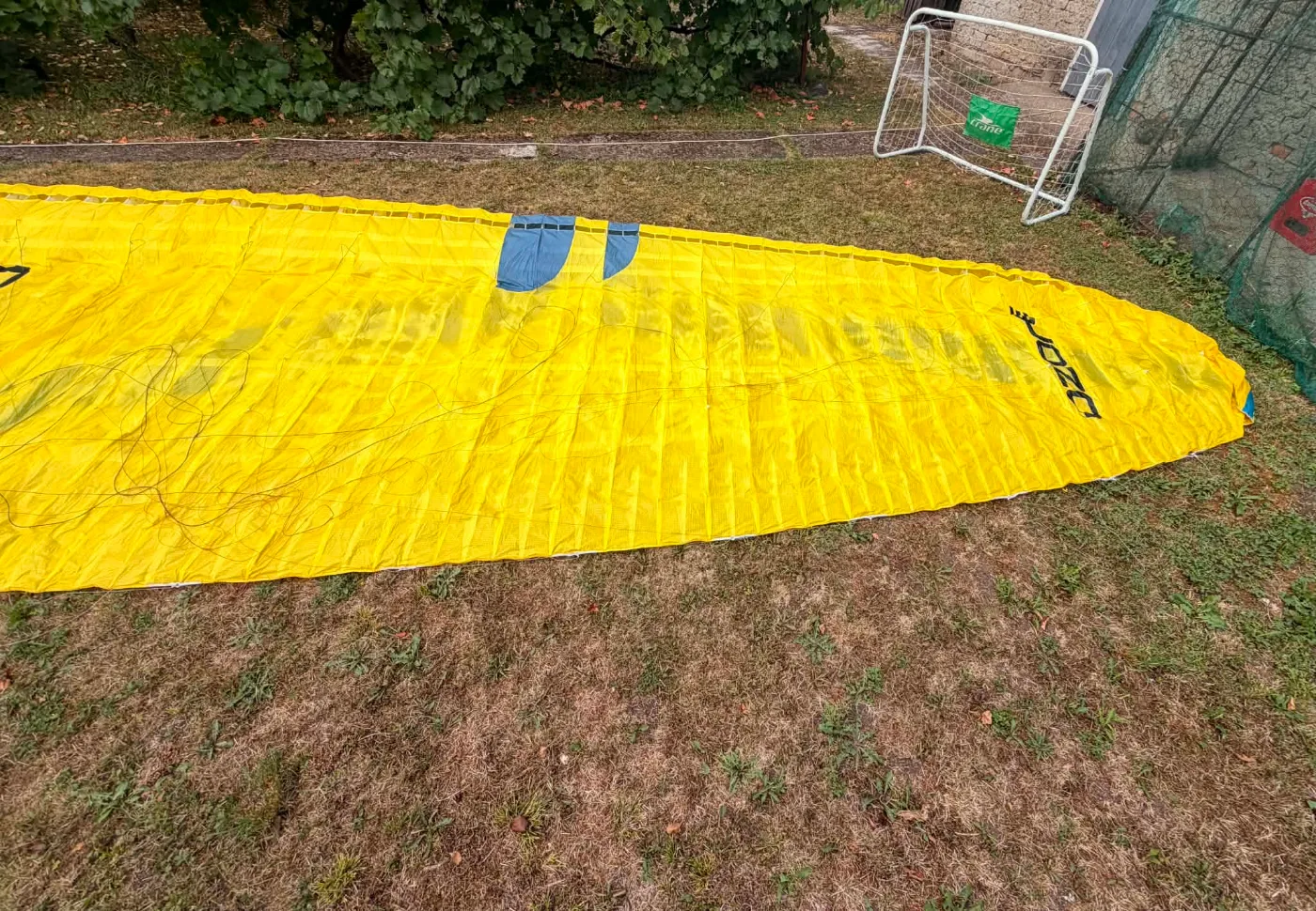 Used Ozone Zeno 2 paraglider, size ML, excellent condition for sale — photo 2 of 5