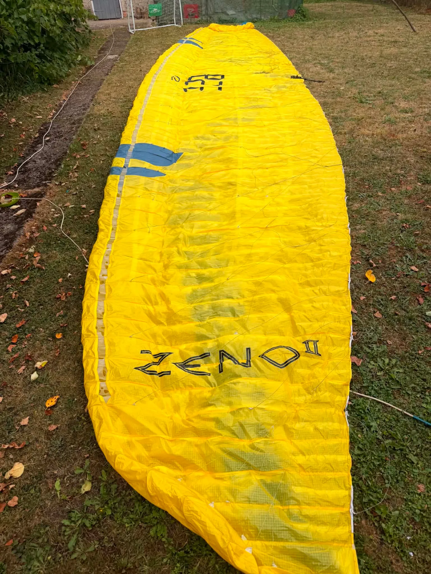 Used Ozone Zeno 2 paraglider, size ML, excellent condition for sale — photo 4 of 5