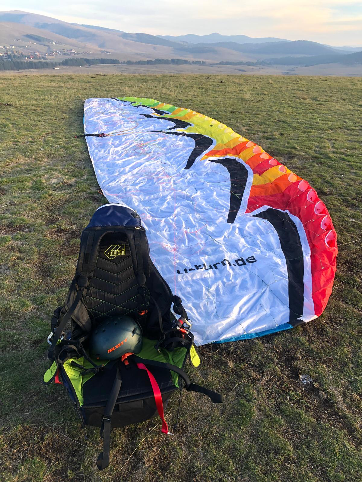 Used U-Turn Infinity 5 paraglider, size MS, excellent condition for sale — photo 2 of 5