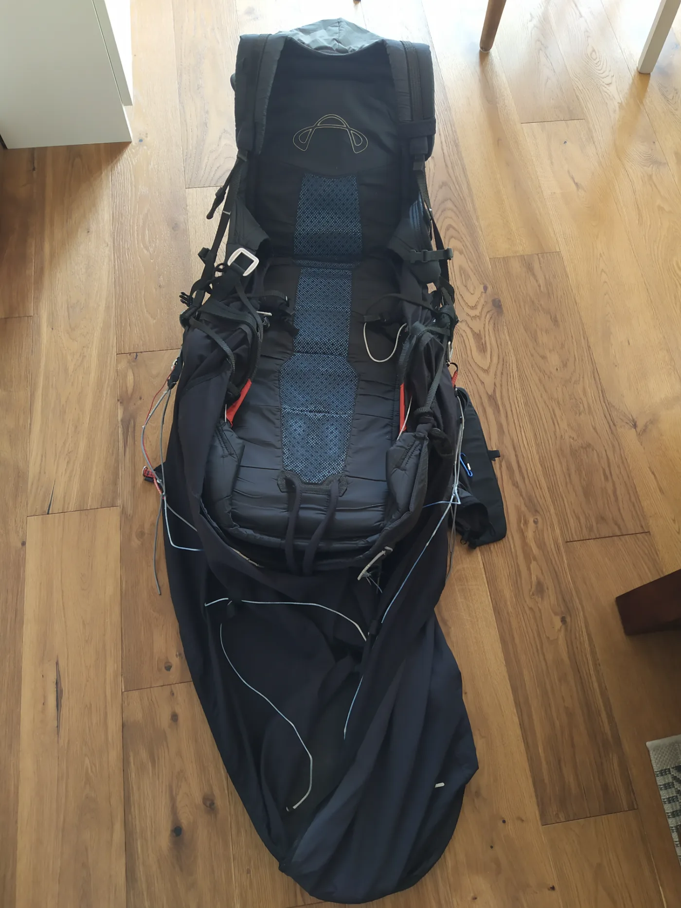 Used Advance Lightness 2 paragliding harness, size M, excellent condition for sale — photo 1 of 5