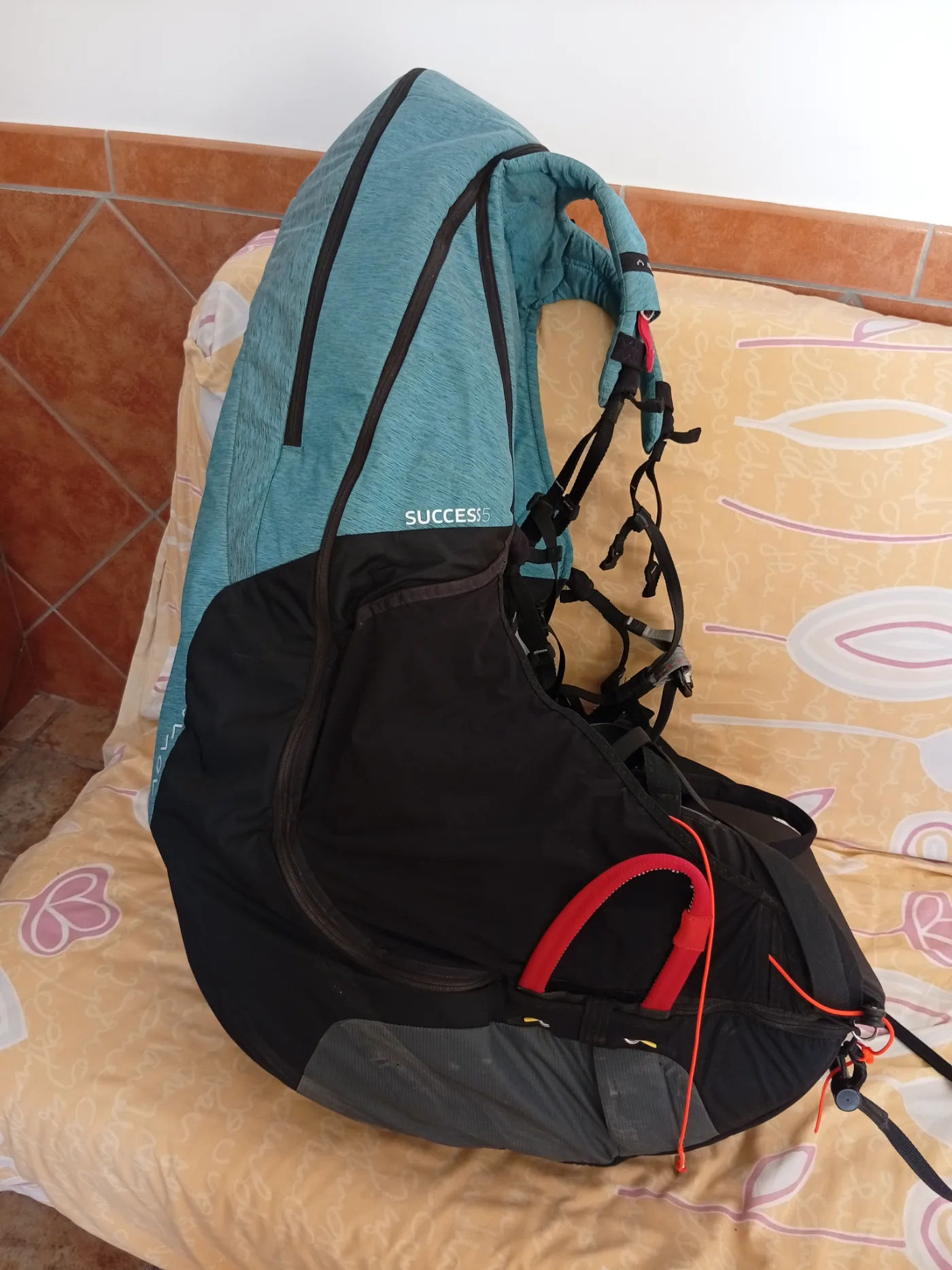 Used Advance Sucess 5 paragliding harness, size L, excellent condition for sale — photo 1 of 5