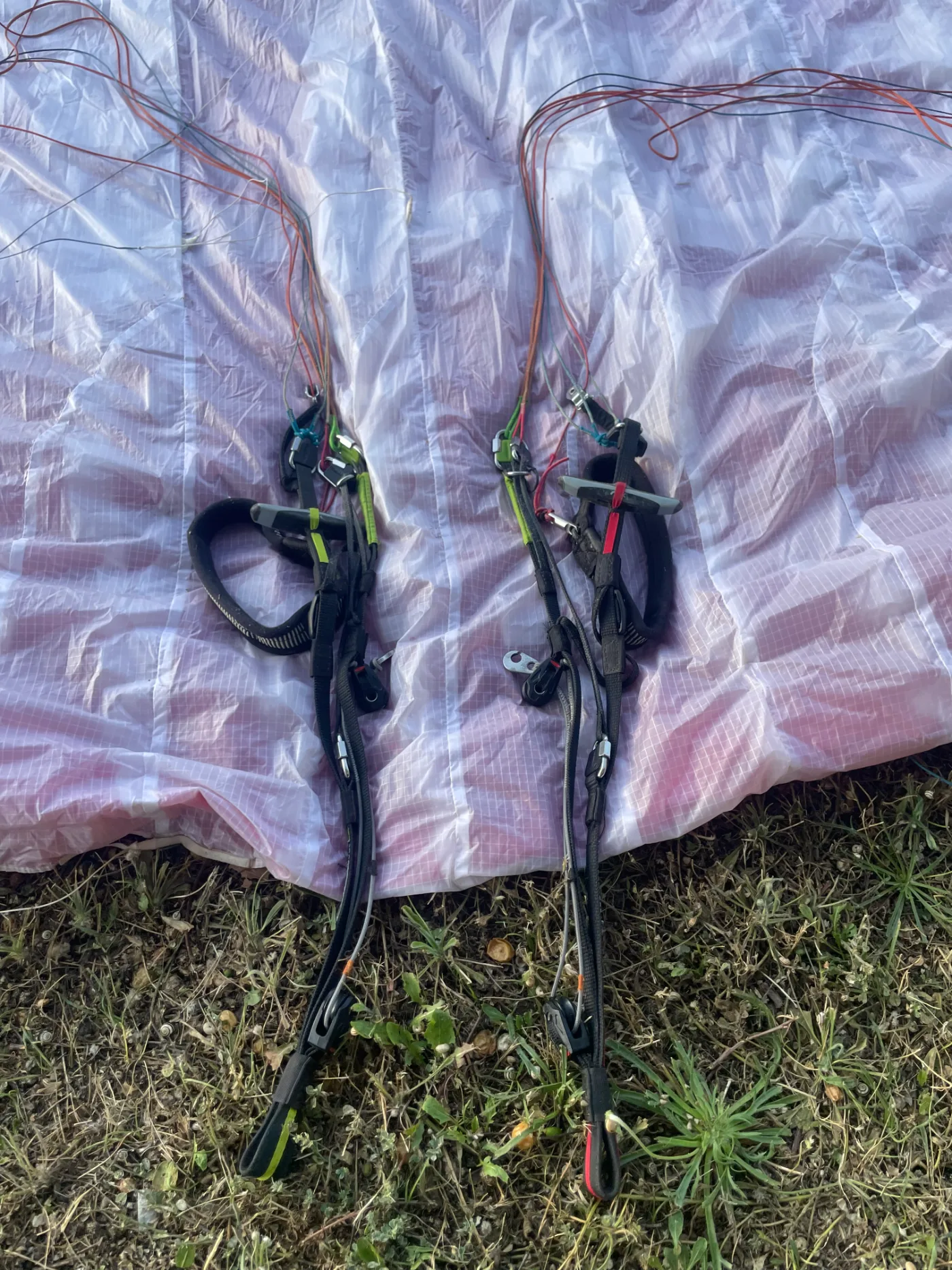Used Niviuk Artik R2 paraglider, size 24, mint condition for sale — photo 2 of 5