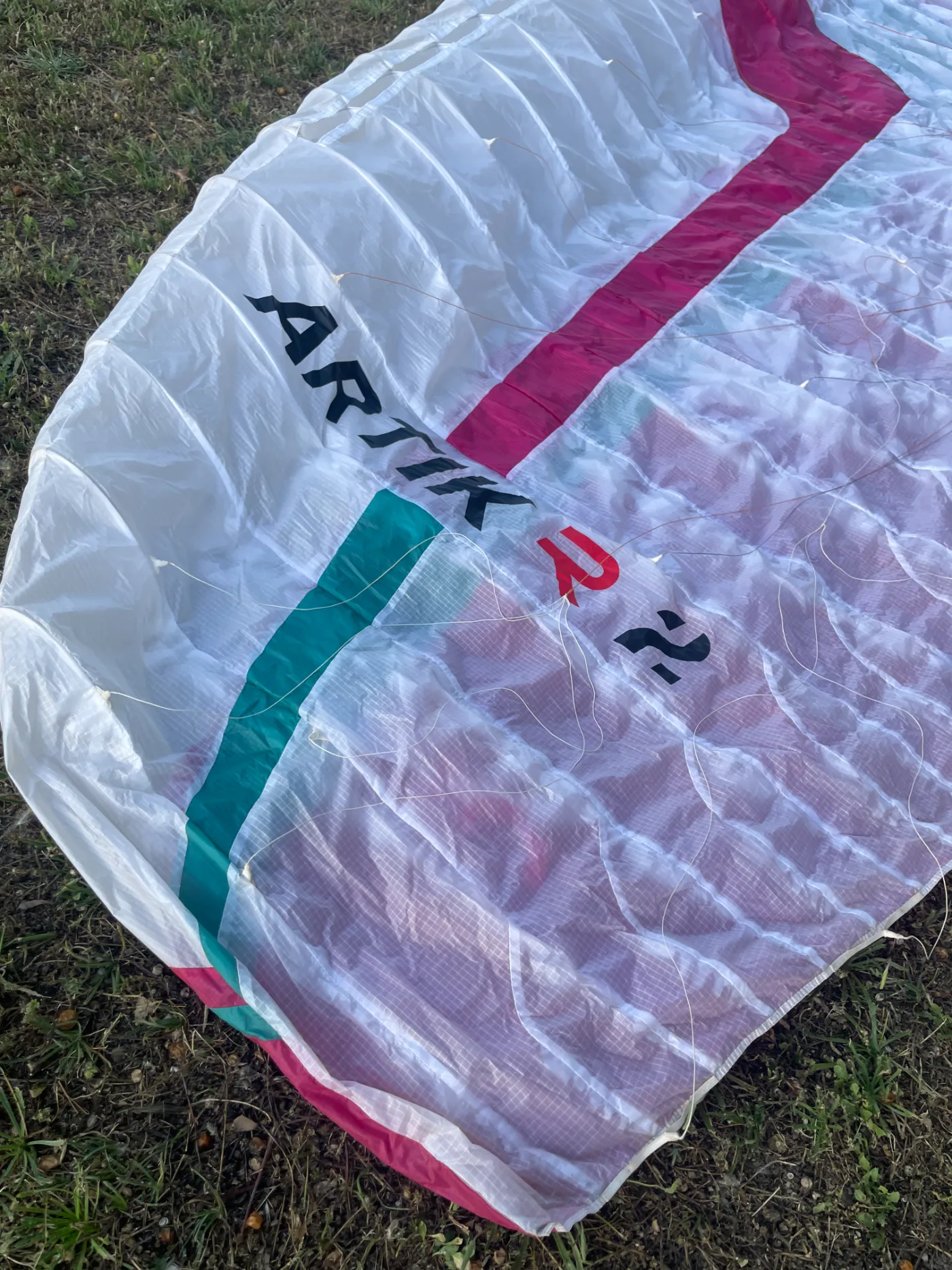 Used Niviuk Artik R2 paraglider, size 24, mint condition for sale — photo 4 of 5