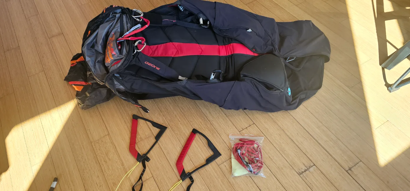 Used Ozone Forza 2 paragliding harness, size L, excellent condition for sale — photo 2 of 5